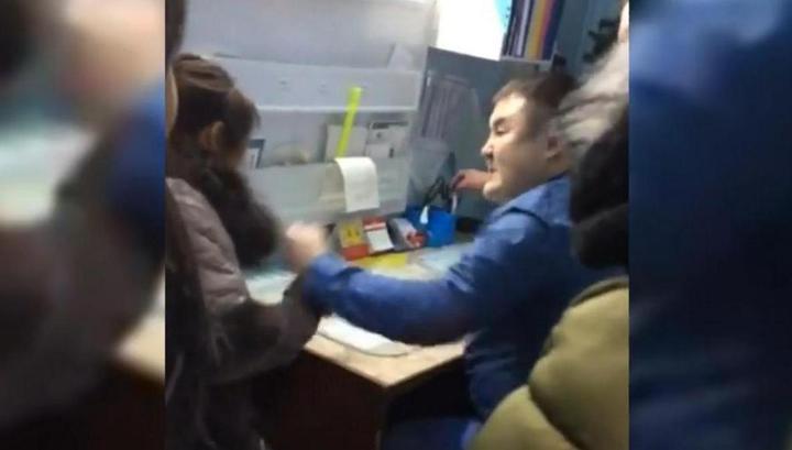The head of the Yakut hospital beat the patient who came to shoot the beatings - The medicine, Health, Doctors, Longpost, news, Crime, Video
