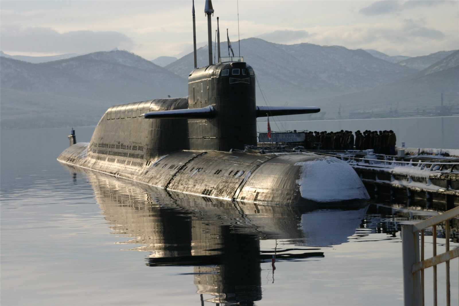 Почему в подводных лодках СССР использовали деревянные подшипники и втулки