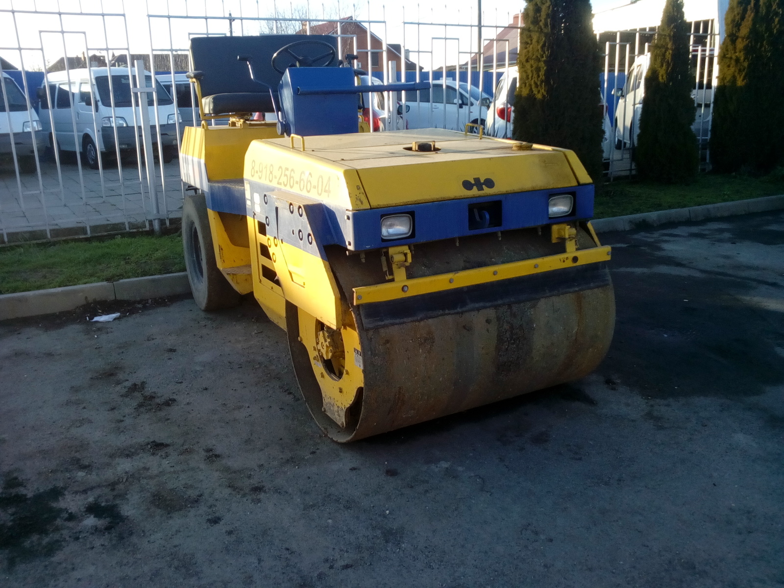 Police rink :) - Militia, asphalt pavers, Asphalt laying