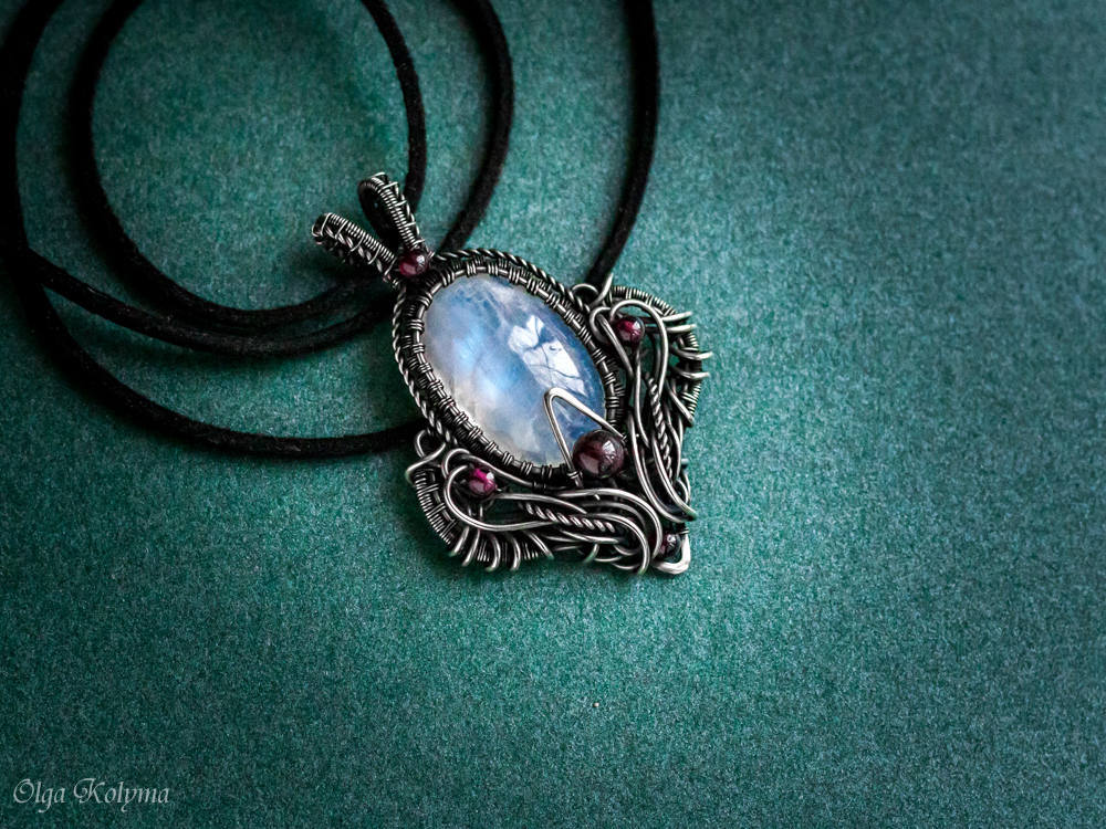 Moonstone. - My, Decoration, Needlework without process, Moonstone, , Wire wrap, Pendant, cat, Longpost