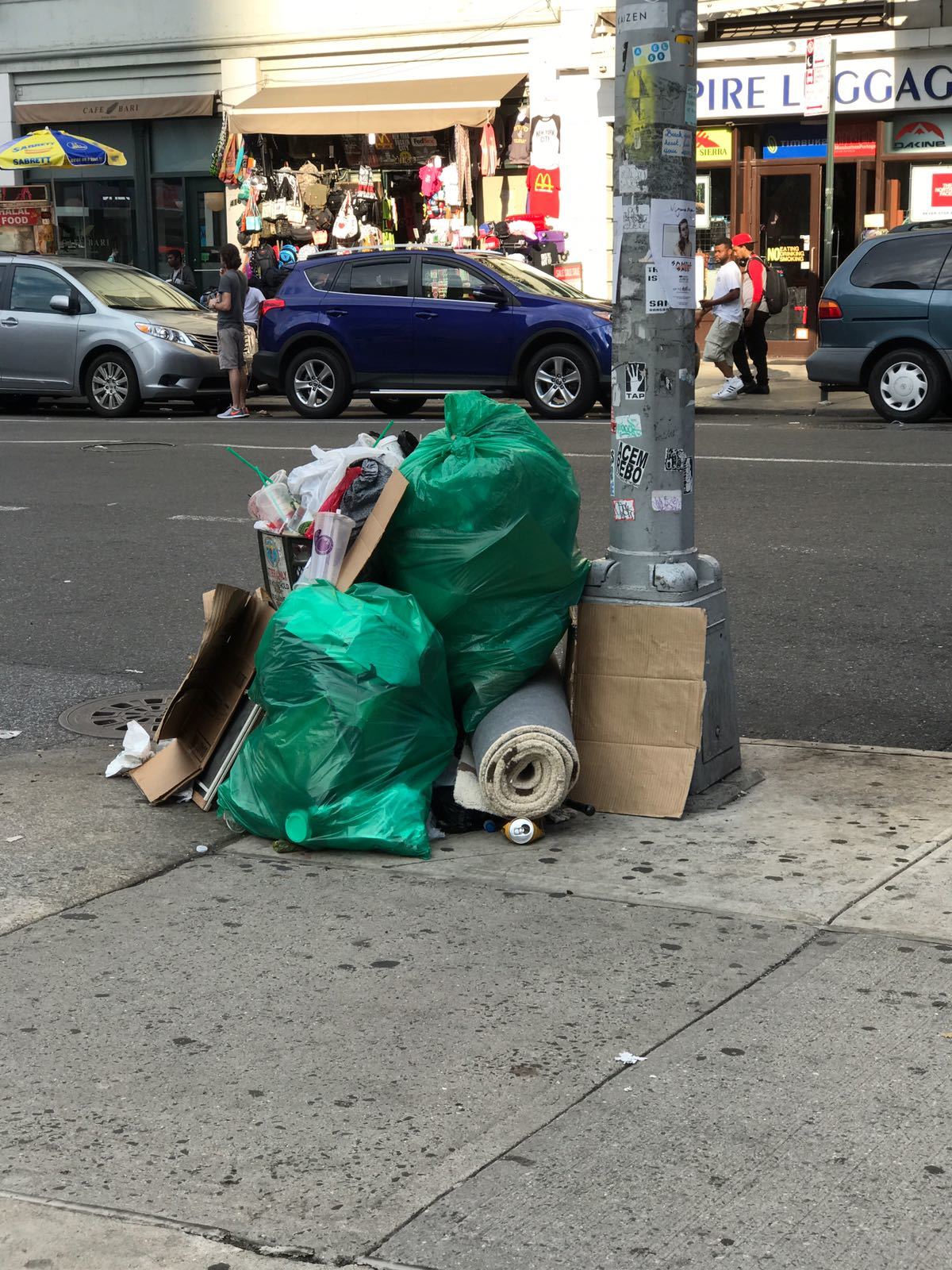 Garbage on the streets of New York - My, New York, Garbage, My, Longpost