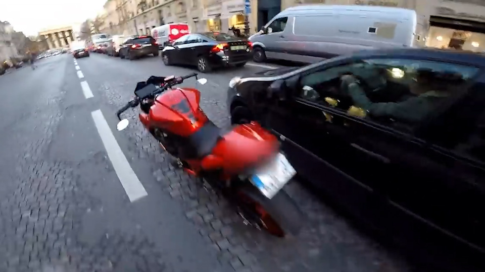 A case from France: Santa helped catch a criminal. Is it correct? - Bikers, Motorcycles, , Road accident, Crash, Paris, France, Погоня, Longpost, Motorcyclists, Moto