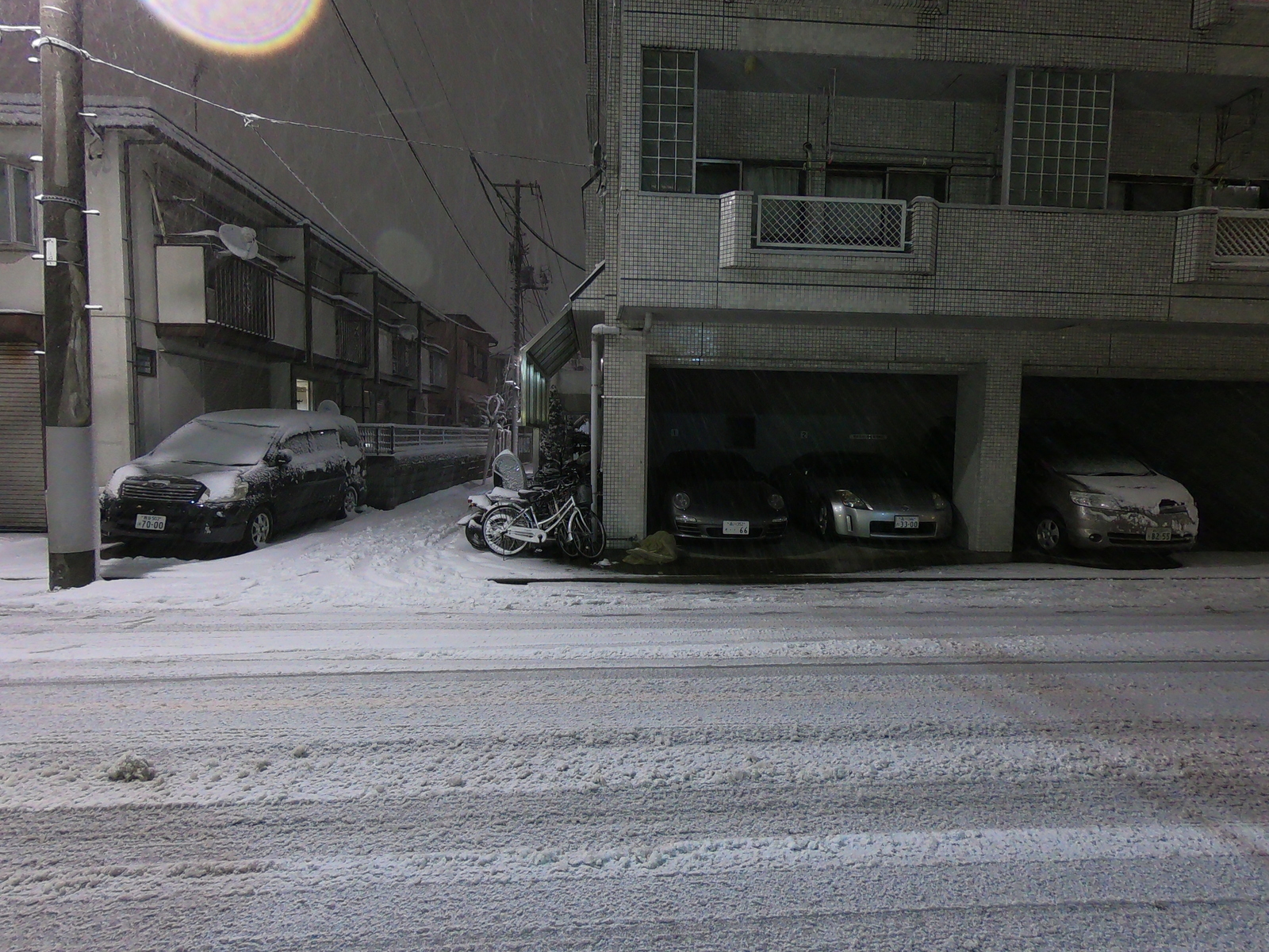 The first snow in Tokyo and the reaction of the townspeople - Japan, Tokyo, Snow, Apocalypse, Longpost