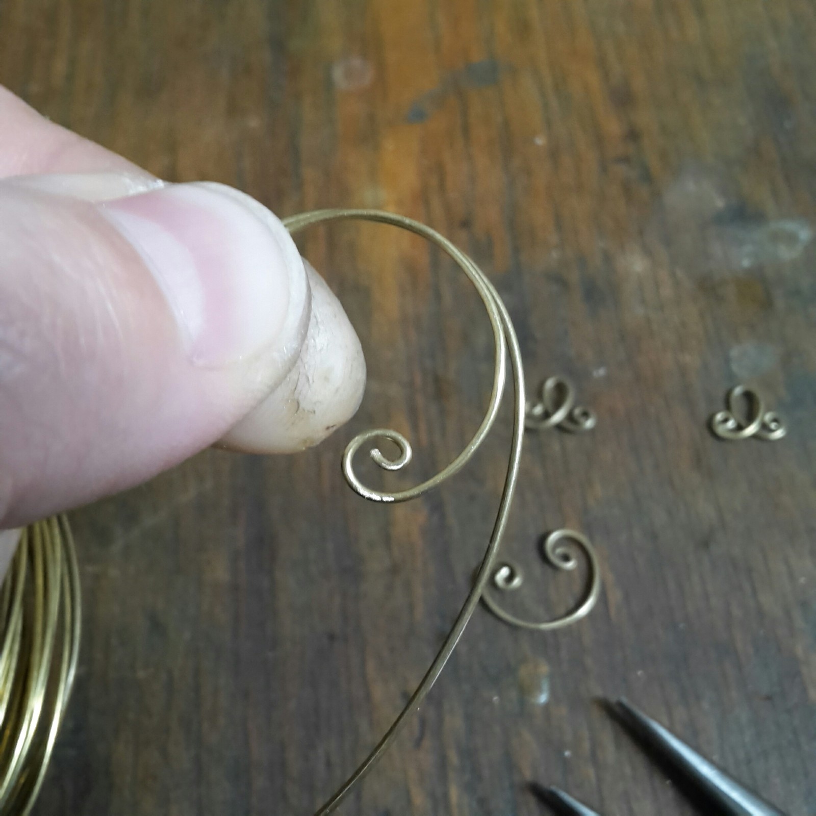 The process of creating brass earrings with pearls, part 1. - My, Needlework with process, Wire jewelry, Brass, Earrings, Handmade, Longpost