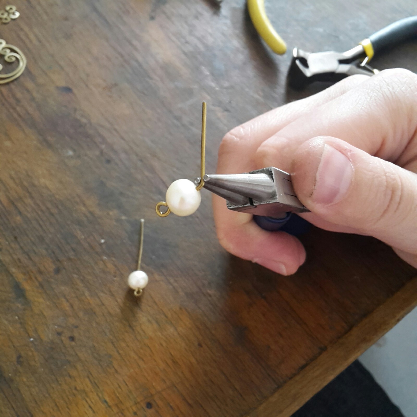 Brass earrings with pearls, part 2. - My, Needlework with process, Wire jewelry, Earrings, Longpost