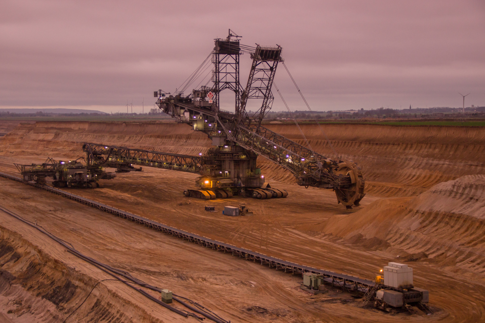 Garzweiler is one of the largest lignite opencast mines in Germany. - My, Coal, Excavator, Quarry equipment, Career, 