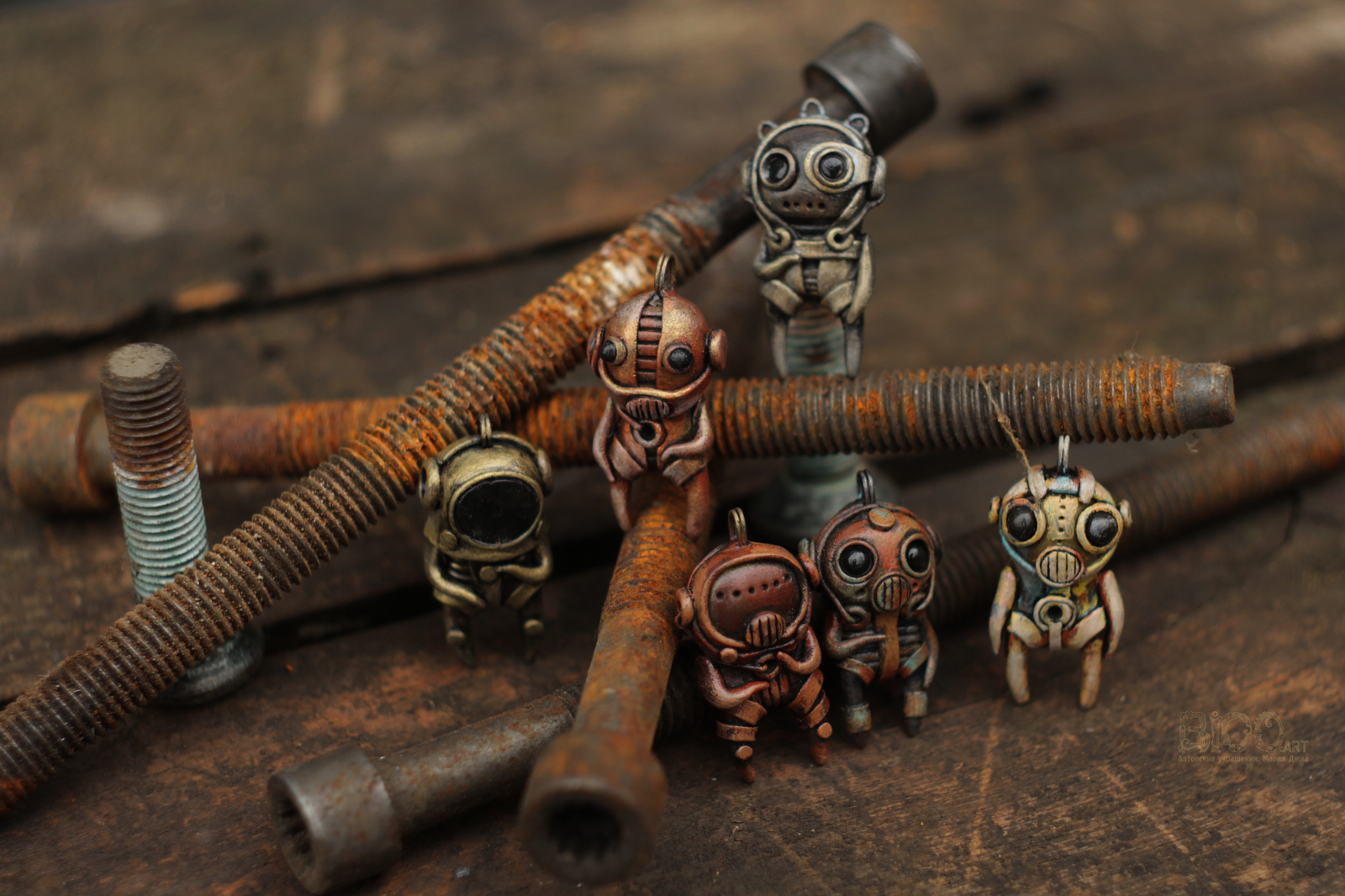 Pendants of the Mechanist. small inhabitants of the Bioo-Art universe. - My, Steampunk, Biomechanics, Post apocalypse, Polymer clay, Pendant, Robot, Cyborgs, Longpost