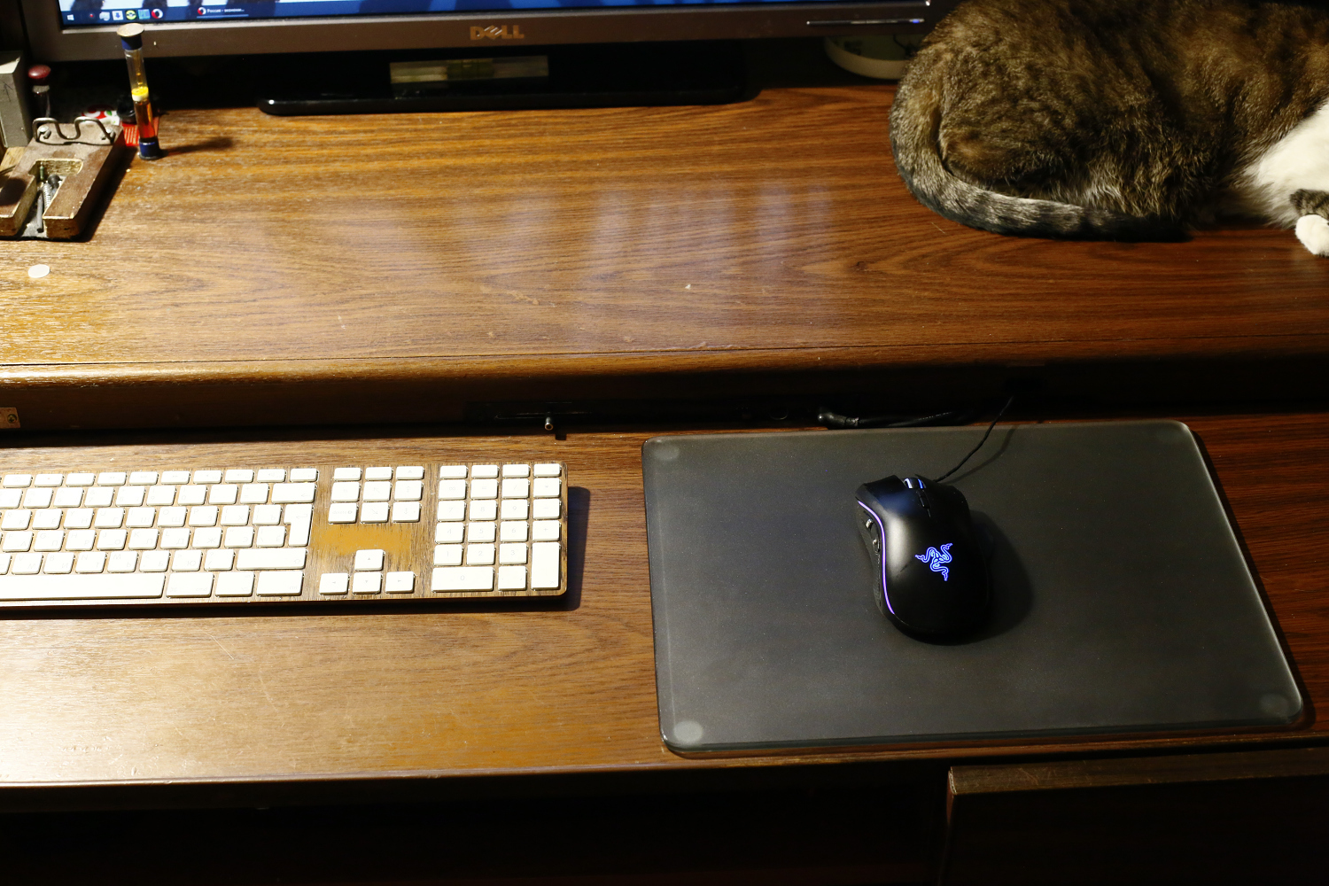 мышь не работает на коврике но работает на столе