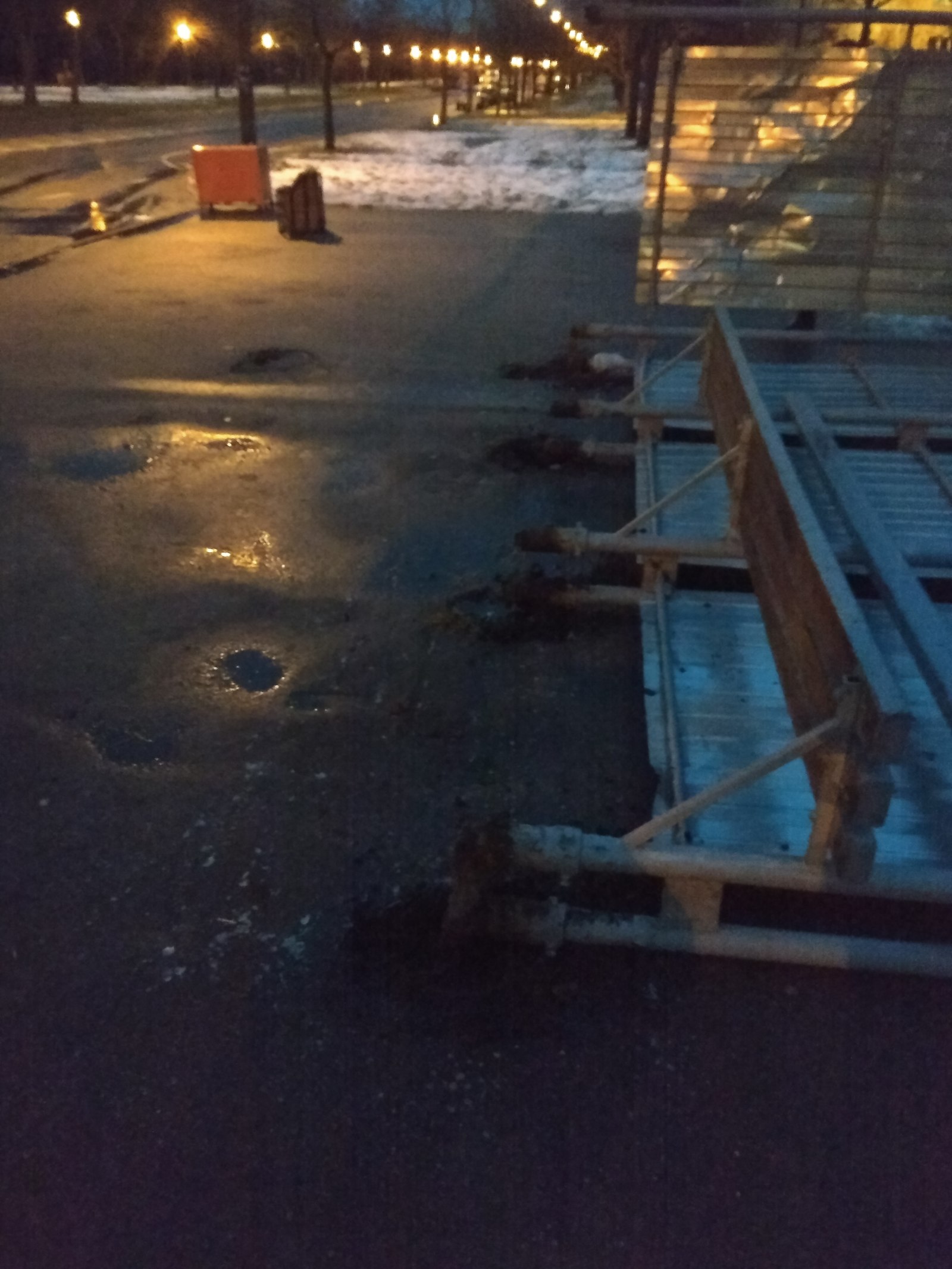 Strong wind demolished a bus stop in Minsk - My, Minsk, Republic of Belarus, Wind, Stop, My, Longpost