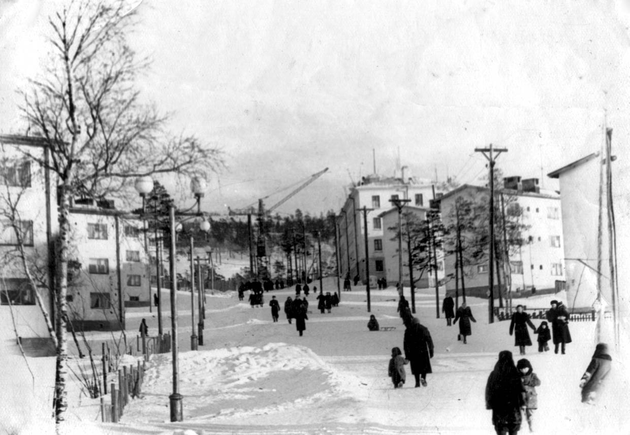 Город Заполярный, посёлок Никель и комбинат Печенганикель. - Заполярный, Никель, Длиннопост, Кольская ГМК, Север, Металл, История, Заполярье