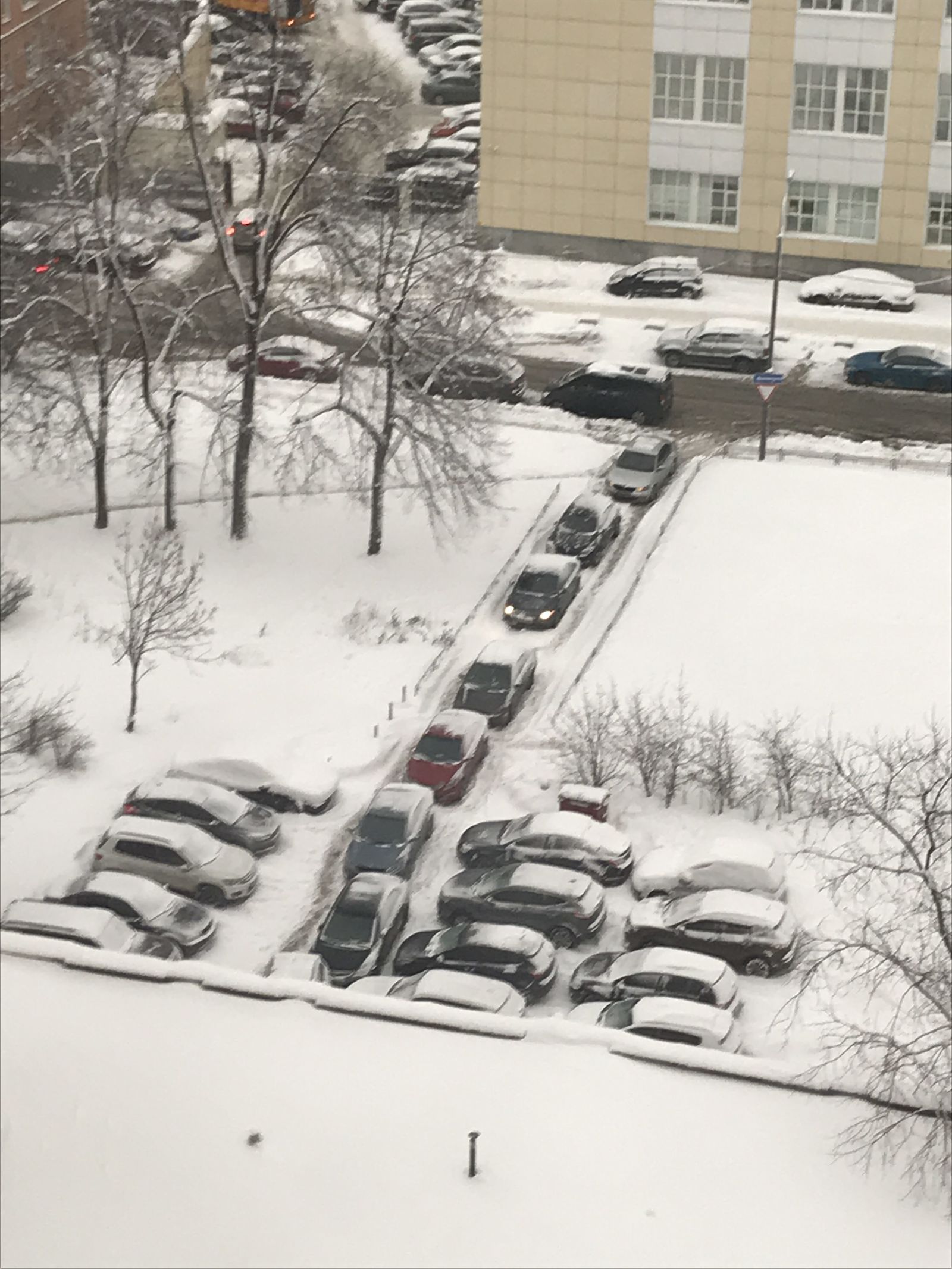 Parking in Moscow - My, Parking, Courtyard, The driver, Traffic jams