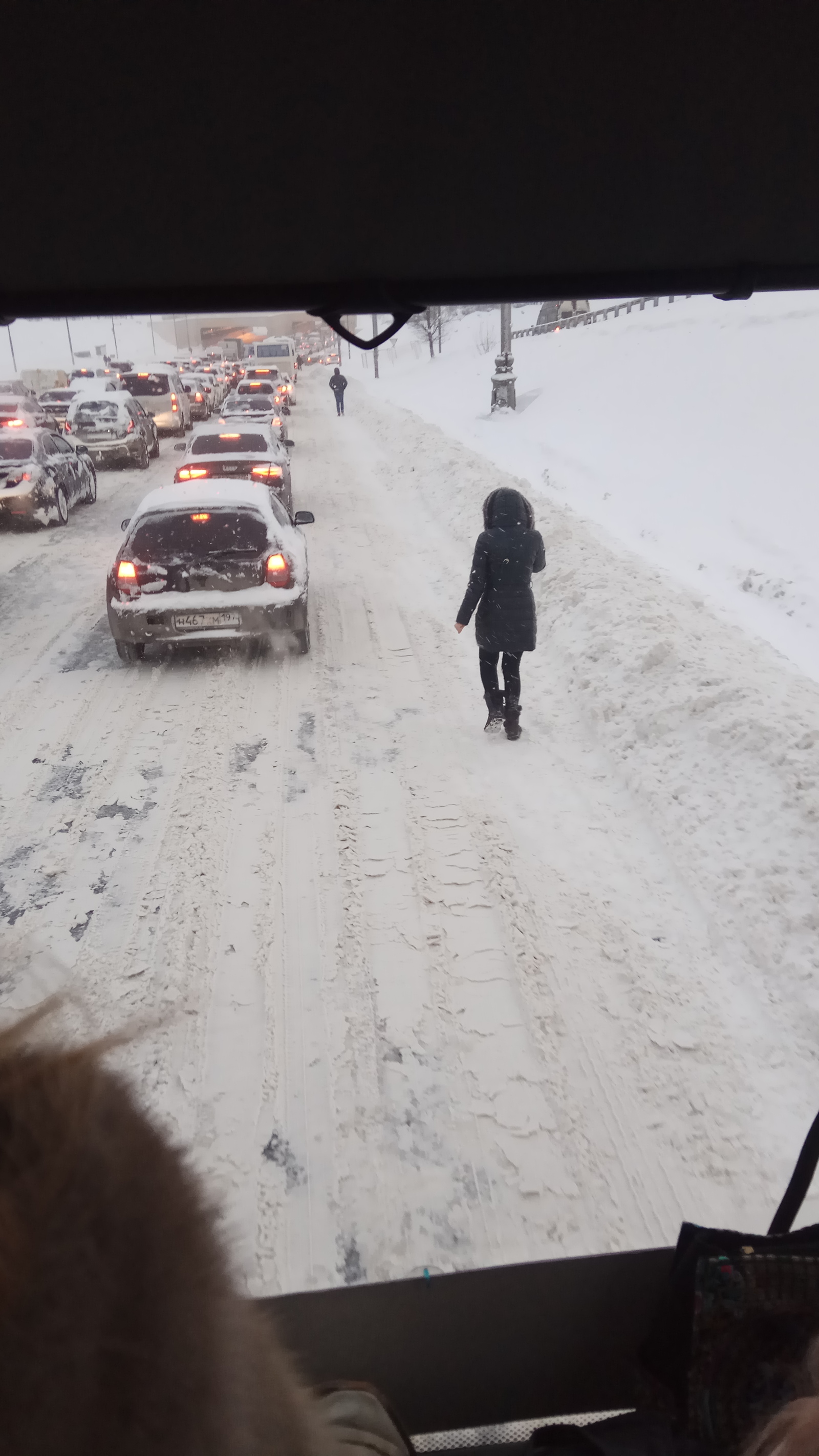 And in Moscow, buses are not allowed on the Warsaw highway - My, Snow, Public transport, Moscow, Longpost