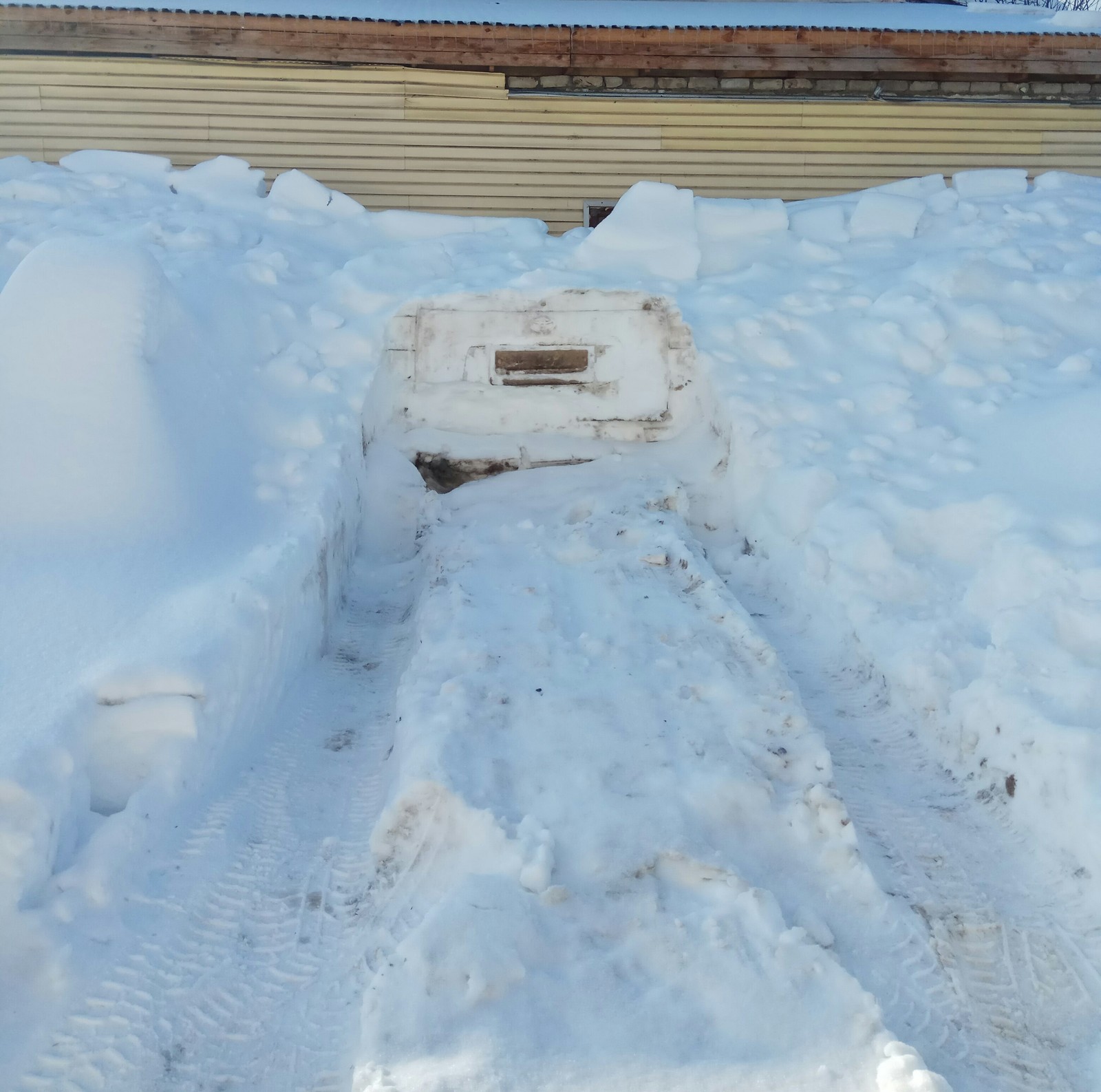 Everyone cleans up the parking lot as best they can - My, Parking, Snow