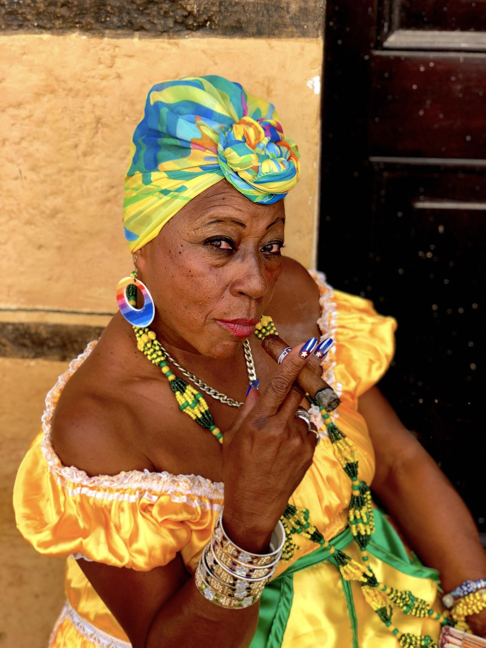 Чернокожая бабушка. Кубинские женщины. Колоритная женщина. Кубинские женщины красивые. Красивые кубинки.