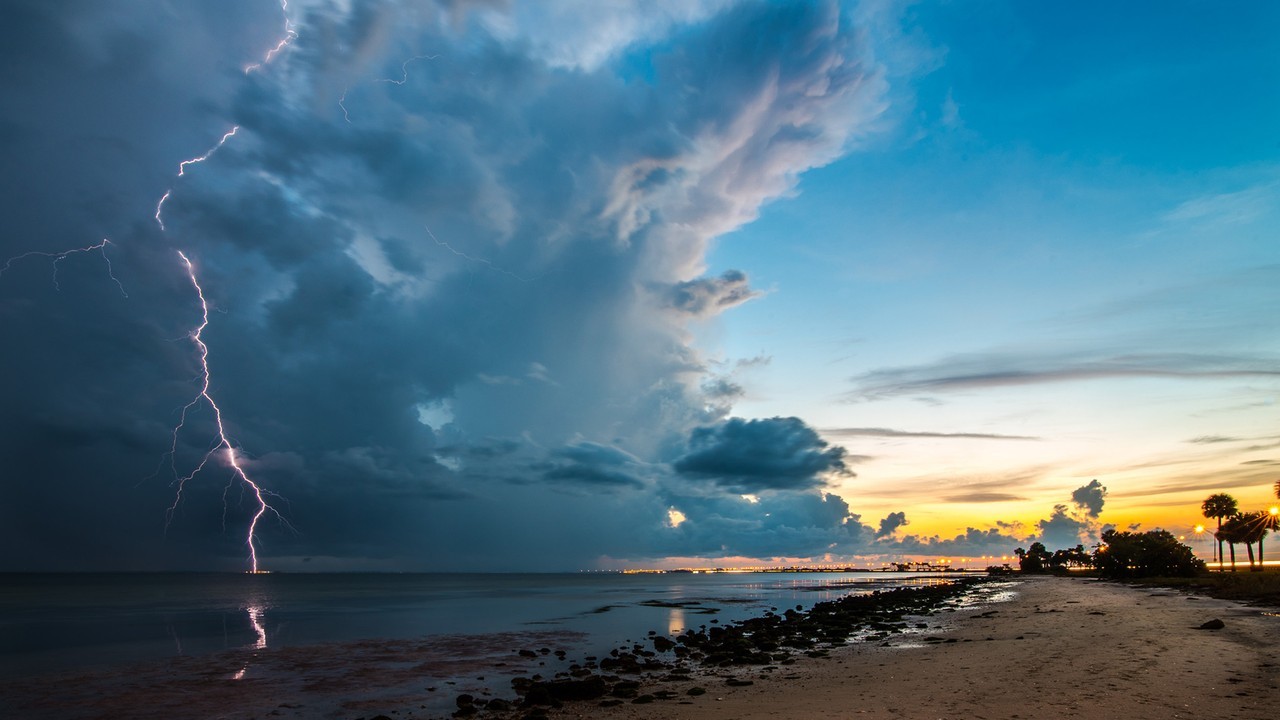 Impending thunderstorm - Nature, The clouds, Lightning, Thunderstorm