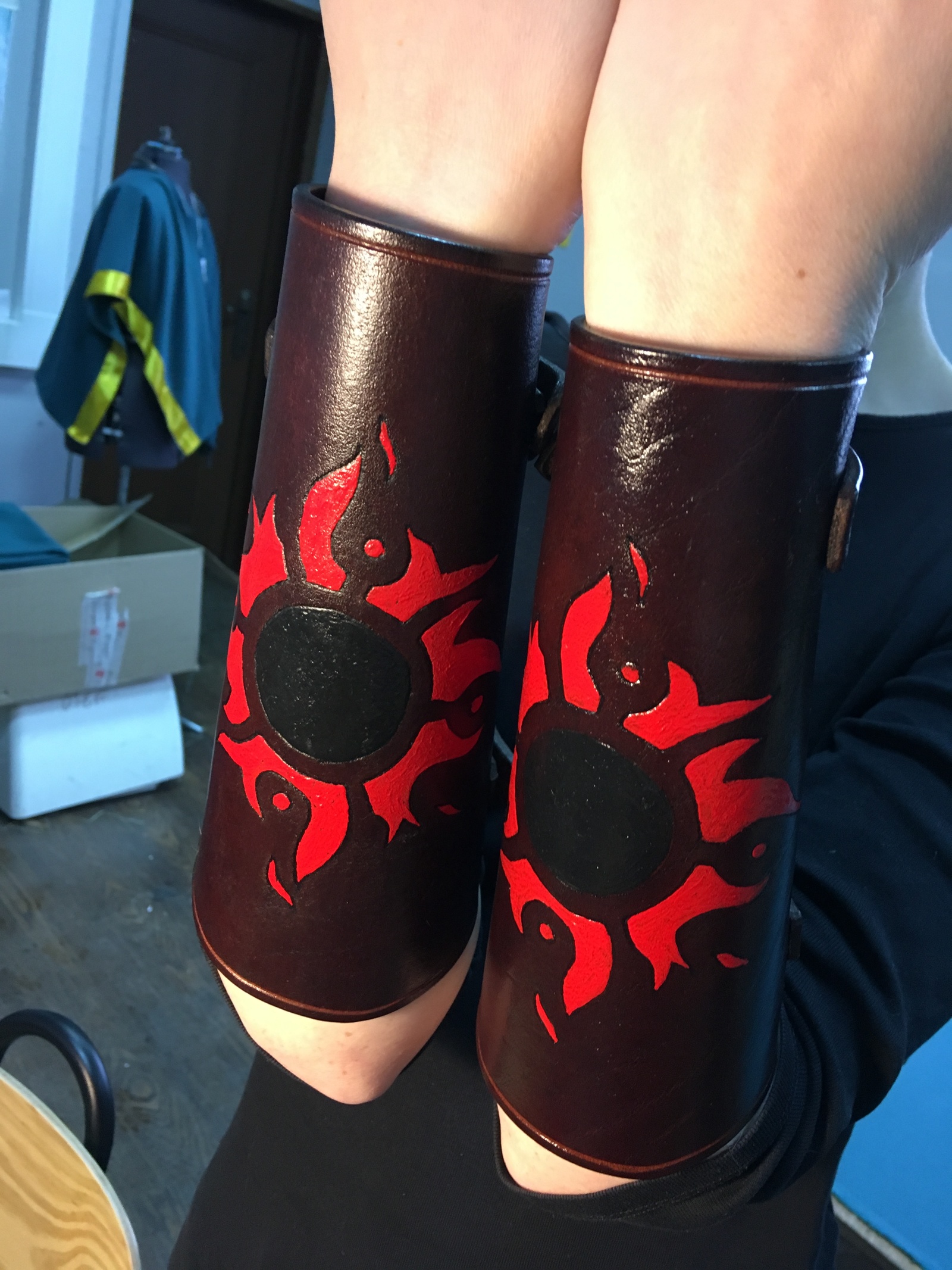 Bracers made of genuine leather. - My, Leather products, Belt, Leather, Leather, Role-playing games, Needlework with process, Sheath, Sword, Longpost