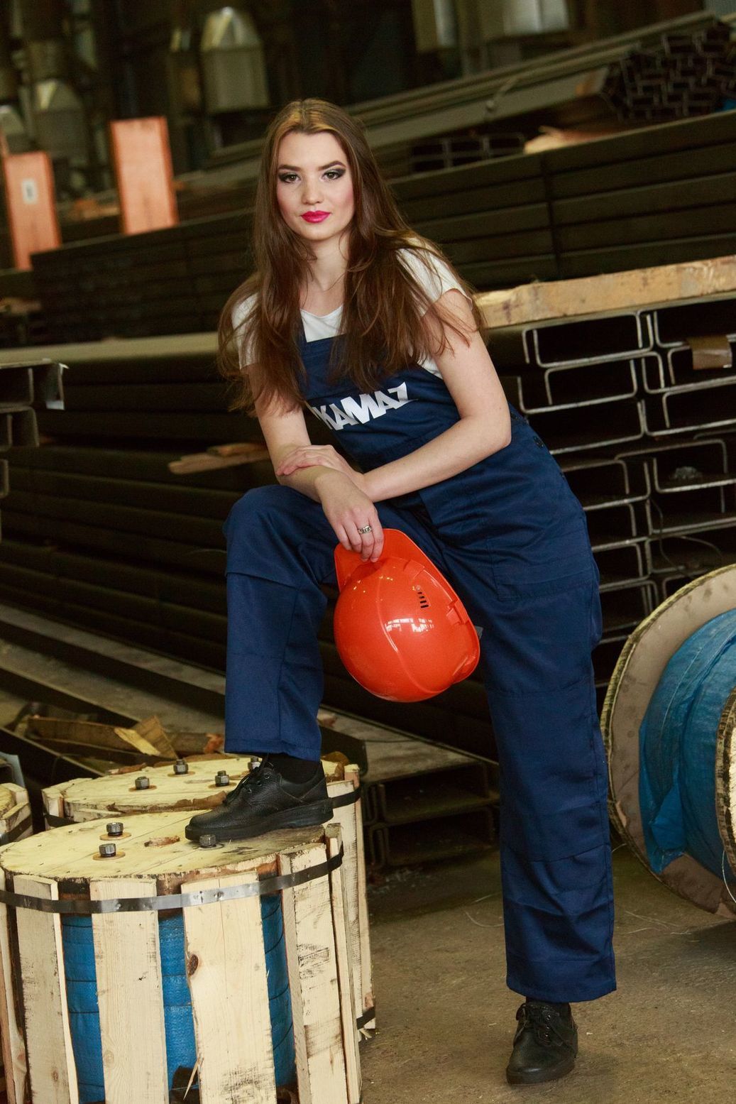 ZAVODchanki: Adelina Tarasova, computer operator of the section for providing metal to the KAMAZ PRZ - Kamaz, Zavodchanki, Production, Automotive industry, , Naberezhnye Chelny, Video, Longpost