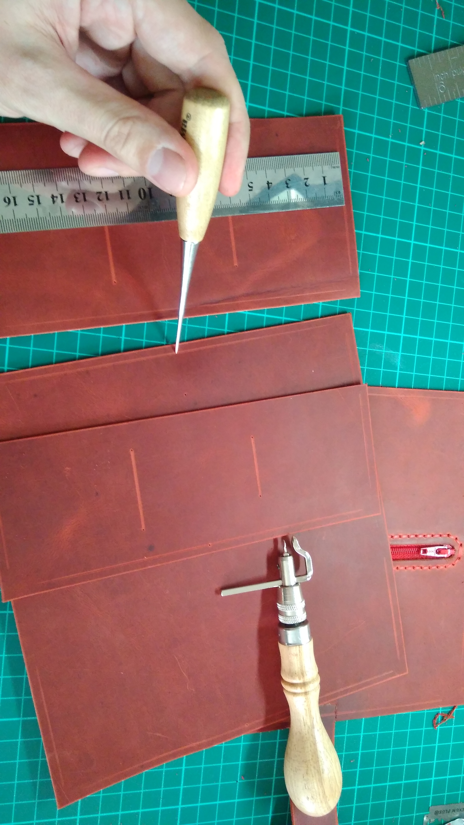 Wallet in red part 1. - My, Needlework with process, Leather craft, Master Class, Wallet, Longpost