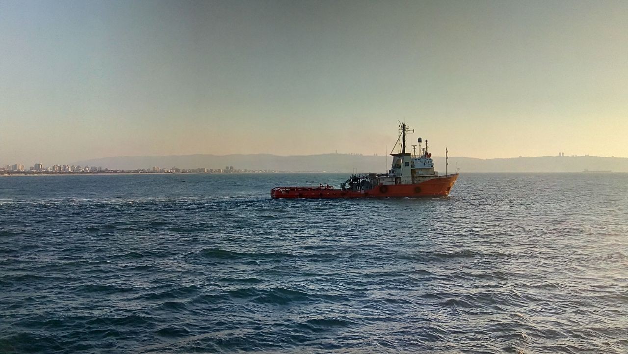 Removing a dry cargo ship from the shallows - My, Vessel, Sea, Longpost