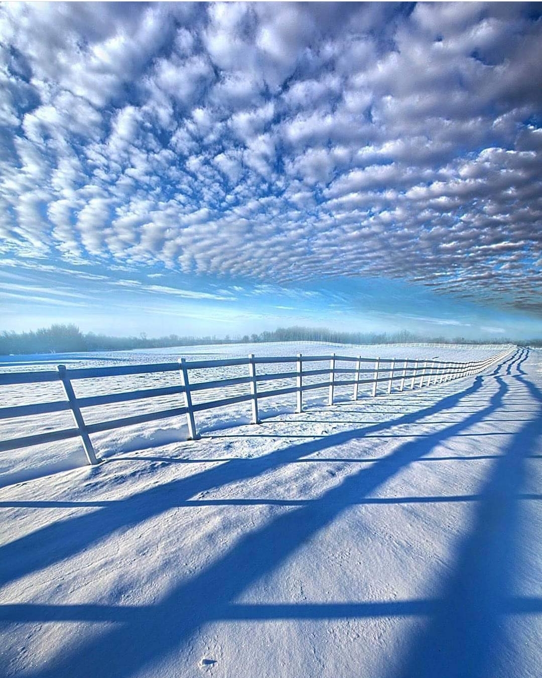 Simple beauty. Nothing extra. - Clouds, Snow, The photo, Winter, Nature, Sky