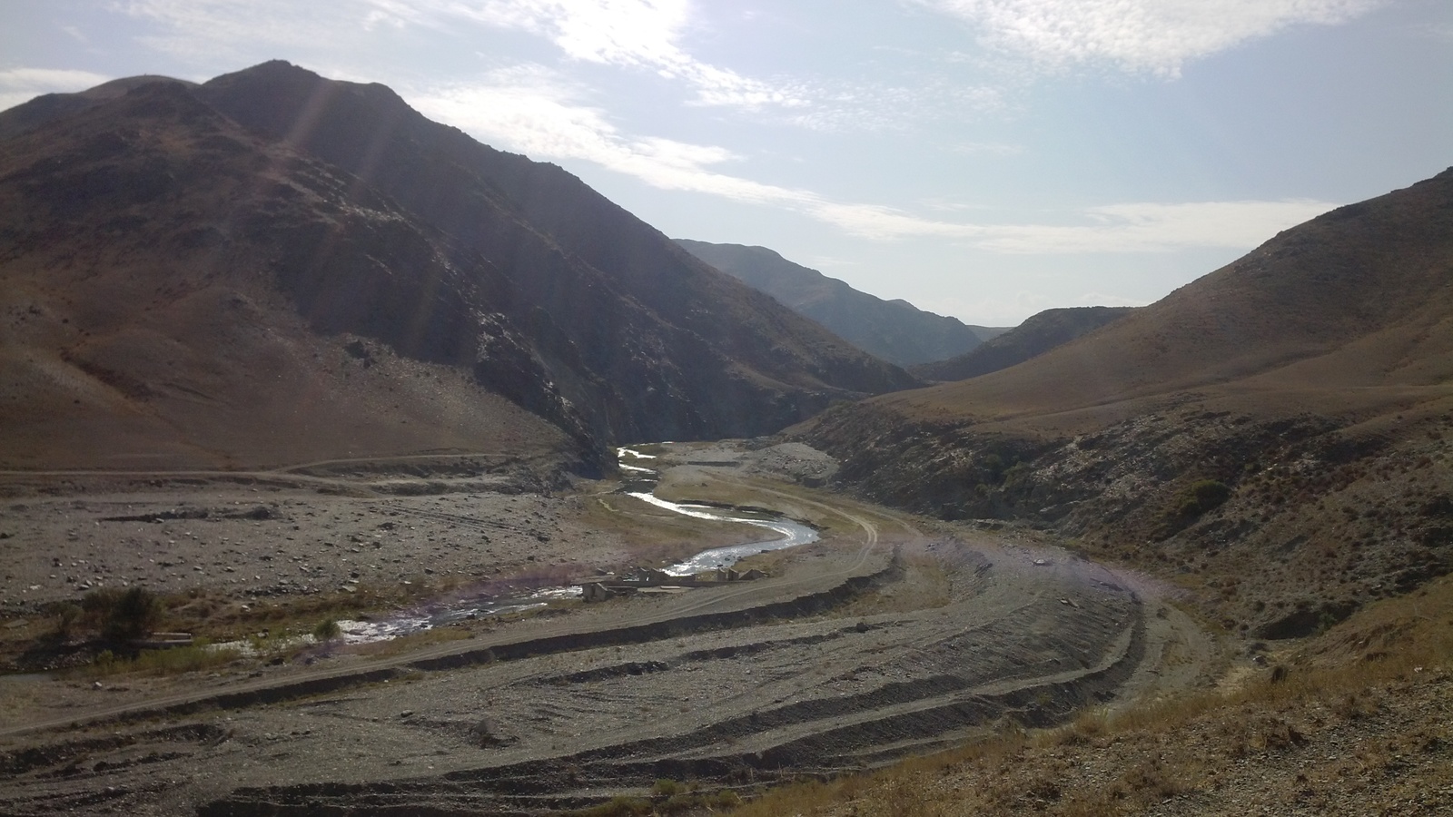 In Kazakhstan, near Karagaily... - My, The mountains, Kazakhstan, Heat, Dust, The sun, The rocks, Road, Longpost