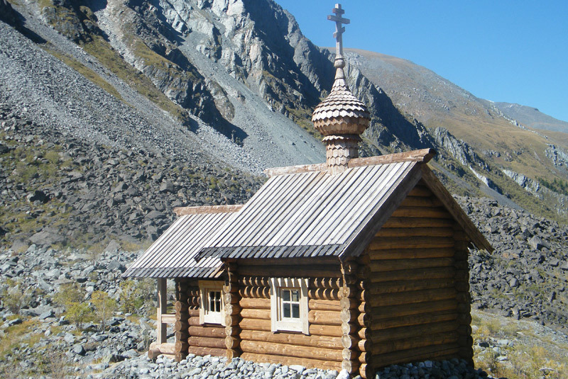 A chapel at the foot of Mount Belukha, where services are held once a year. - Altai, Mountain Altai, Beluga Whale Mountain, Chapel, Longpost, Instagram, Altai Republic