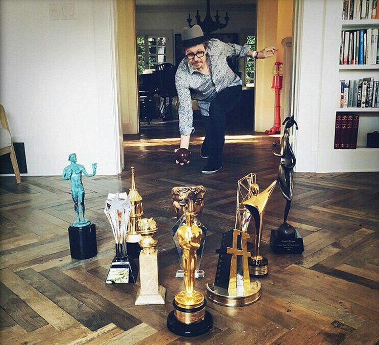 Just Gary Oldman playing with his awards - Actors and actresses, Gary Oldman, Film Awards, Oscar, The photo