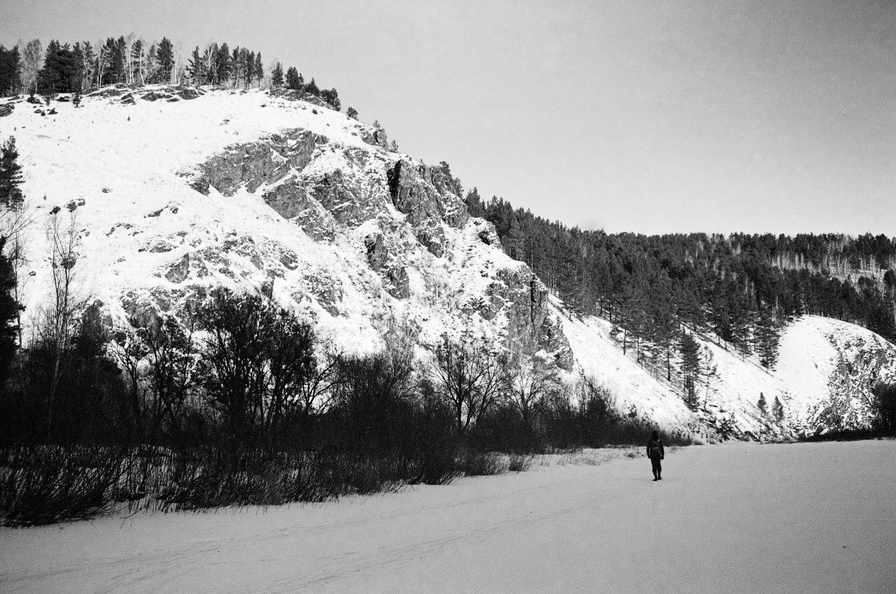 Черно белый день в зимнем лесу - Моё, Лес, Пленка, Черно-белое, Фотография, Сибирь, Красноярский край, Длиннопост