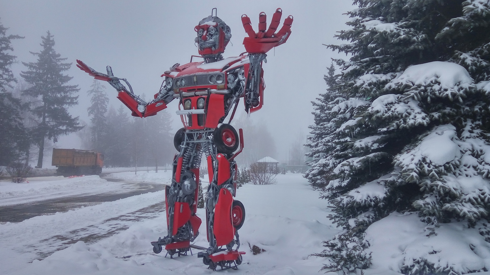 A Transformer was spotted near Minsk! - My, Sculpture, Art, Republic of Belarus, Transformers, Robot, Longpost