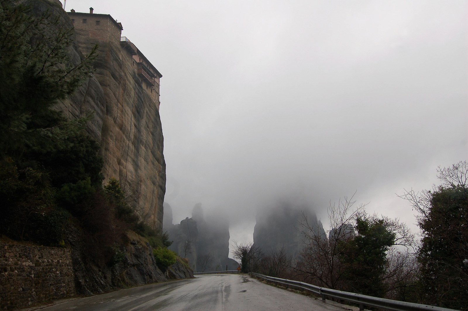 Bad weather in Meteora - My, , Greece, Fog, The rocks, Longpost, The photo, Meteora Monastery