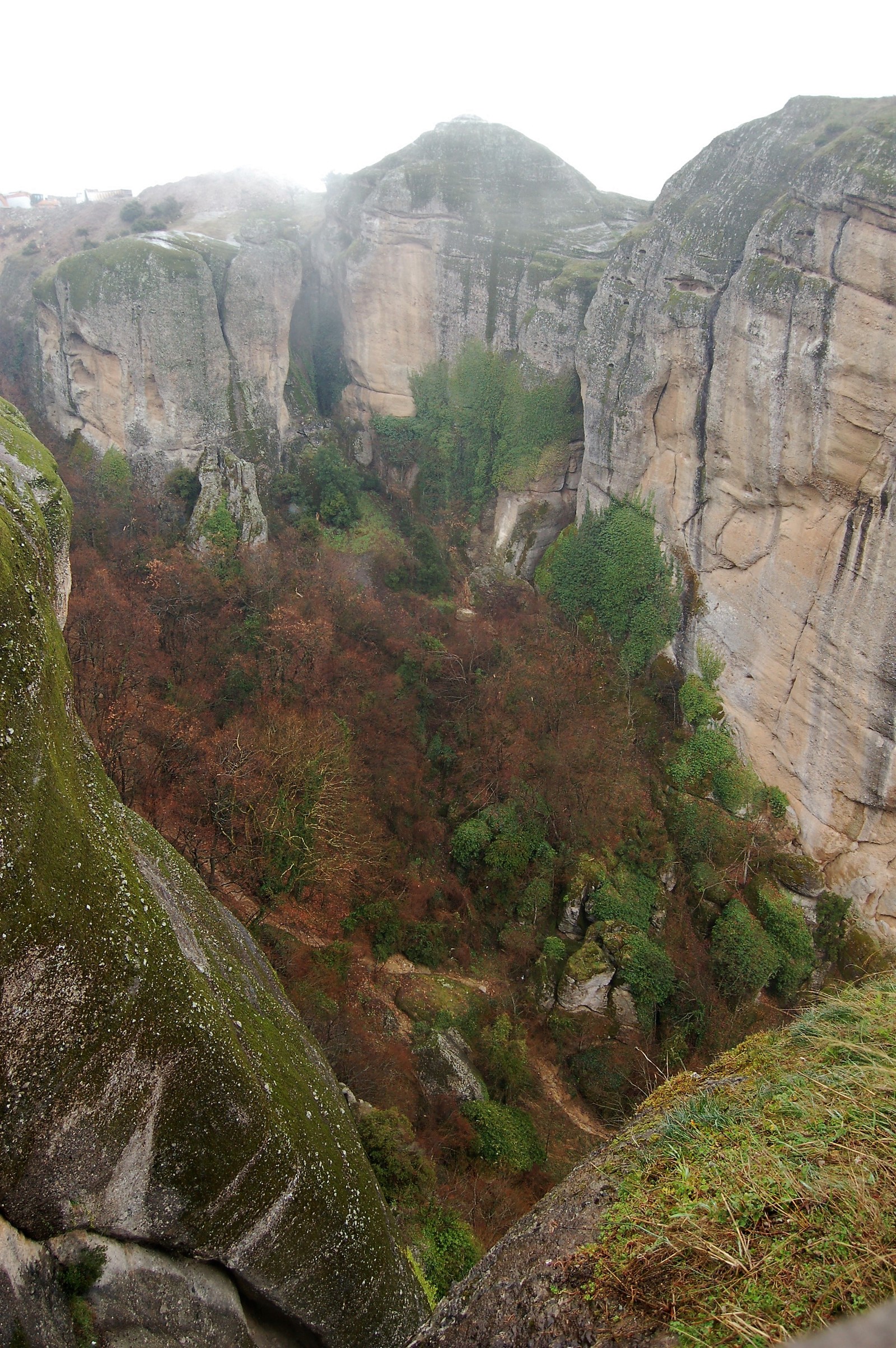 Bad weather in Meteora - My, , Greece, Fog, The rocks, Longpost, The photo, Meteora Monastery