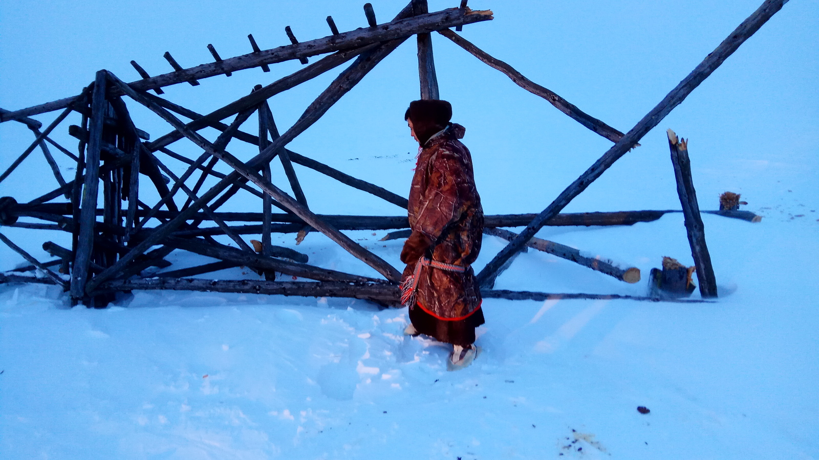 In the YaNAO, a reindeer breeder was crushed by a geodetic tower, which he wanted to cut down for firewood - YaNAO, Reindeer herder, , news, Negative, Incident