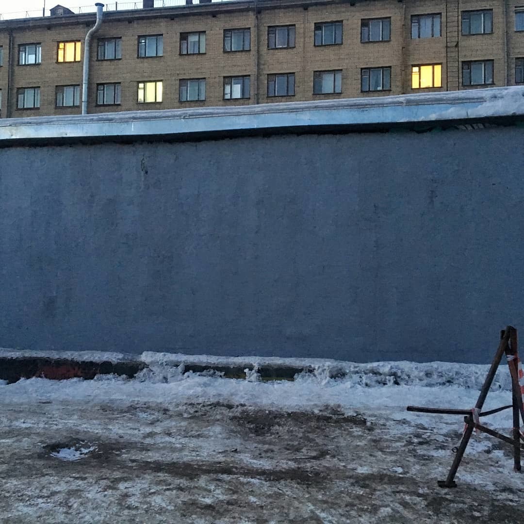 Graffiti was painted over in Novosibirsk after the mayor's office decided to remove an advertising banner covering this graffiti - Novosibirsk, Graffiti, Longpost, Street art