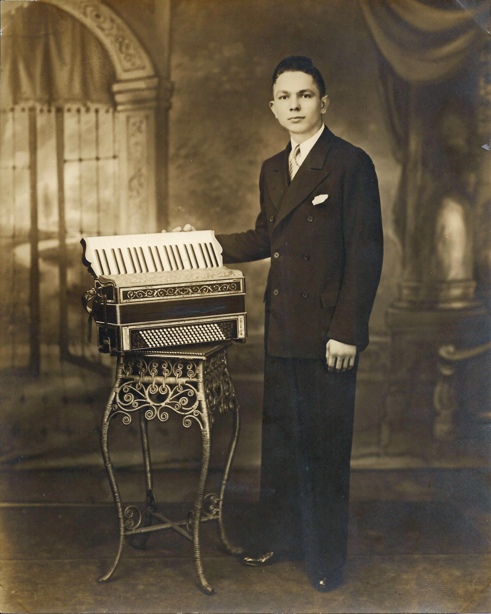 Grigory Antonovich Balabushka, billiards legend with a wooden prosthesis instead of a finger - Master, Emigrants, Billiards, Cue, Longpost, Emigration