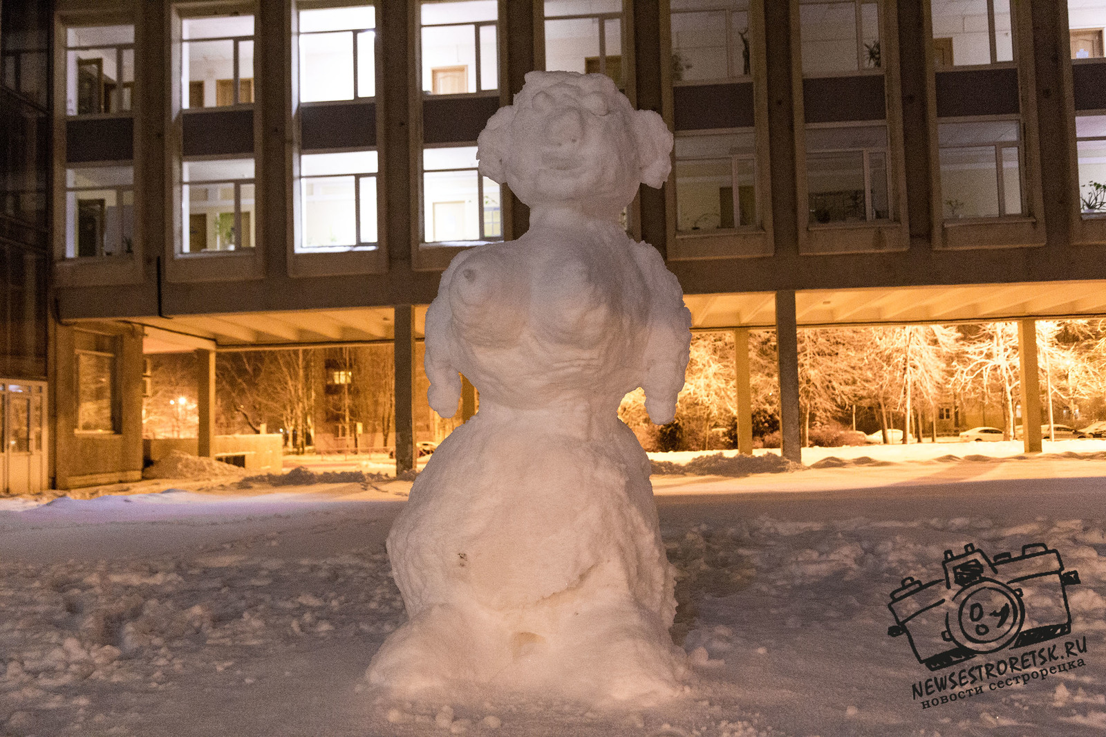 Folk art meets employees and visitors of the administration of Sestroretsk. - Snow woman, Boobs, Creation, In contact with, Sestroretsk, Longpost, The photo