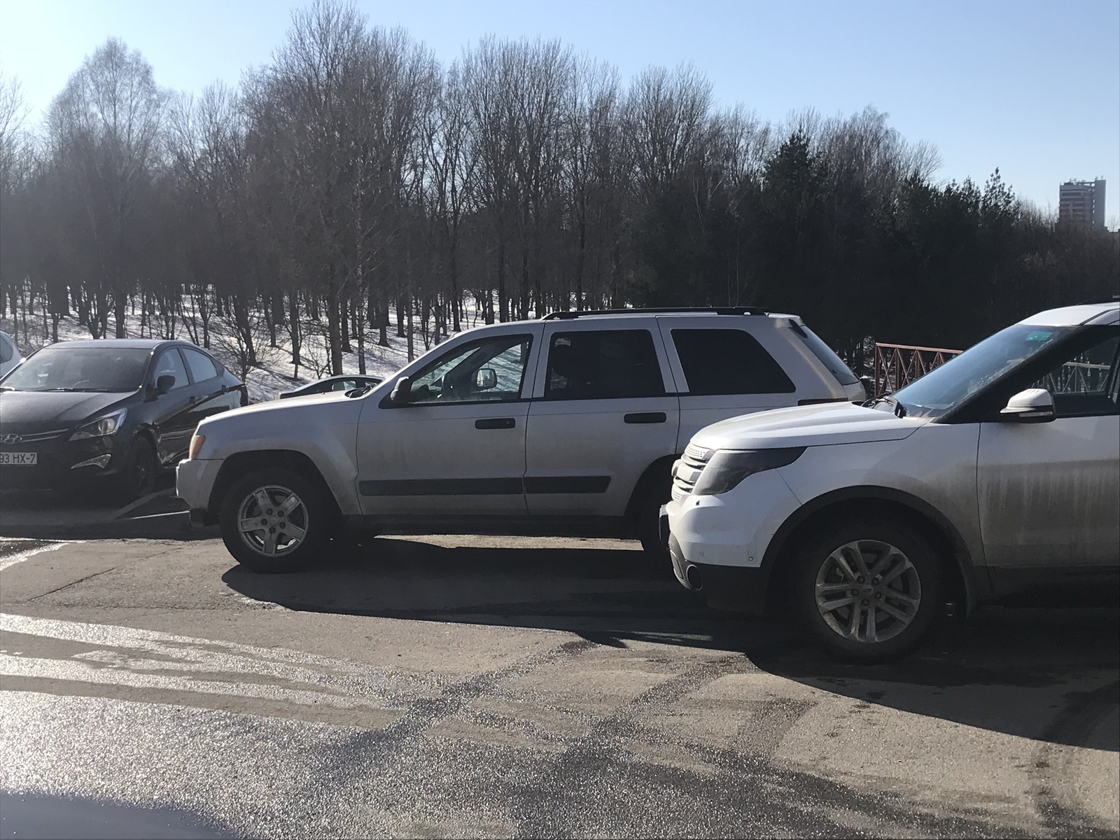 20 cm in the yard. For those who have “everything is fine” in the first post, “the car of the place” does not see the obvious. Think about those around you. - My, Parking, Неправильная парковка, Longpost