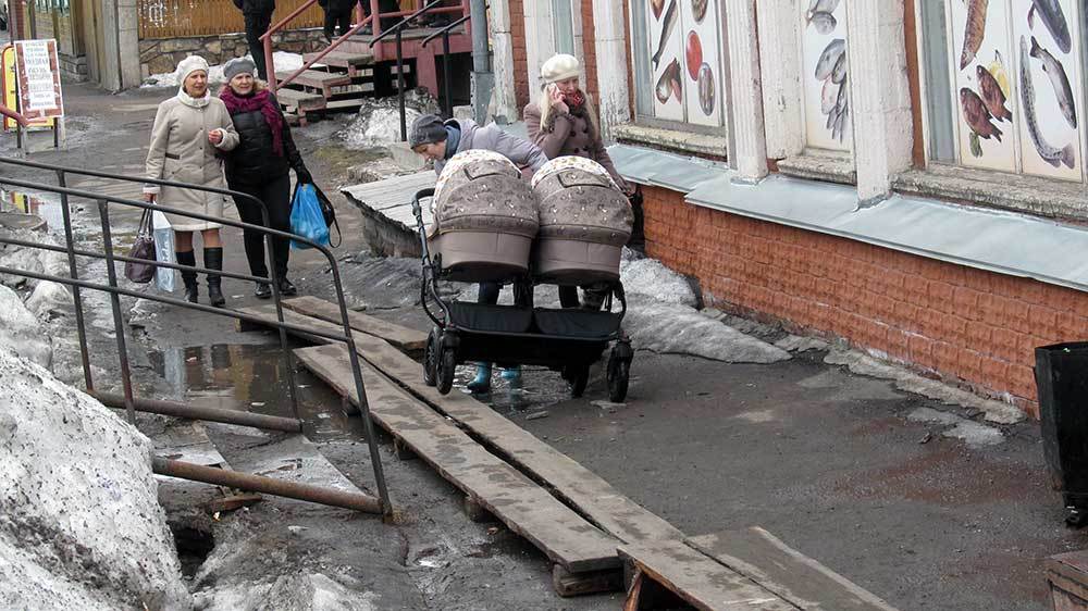 А что для тебя весна, папа? - Моё, Лужа, Поддоны, Поддон, Грязь, Разруха, Длиннопост