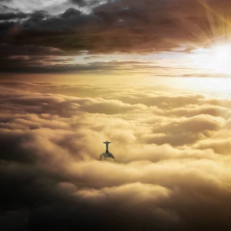 Statue of Christ in Rio de Janeiro. - Rio de Janeiro, The photo