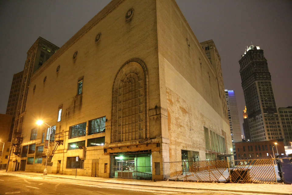 Detroit, transforming a theater into a parking lot. Start! - My, , Detroit, Ghost town, Drive2, Presentation, Theat, Parking, Transformation, Longpost