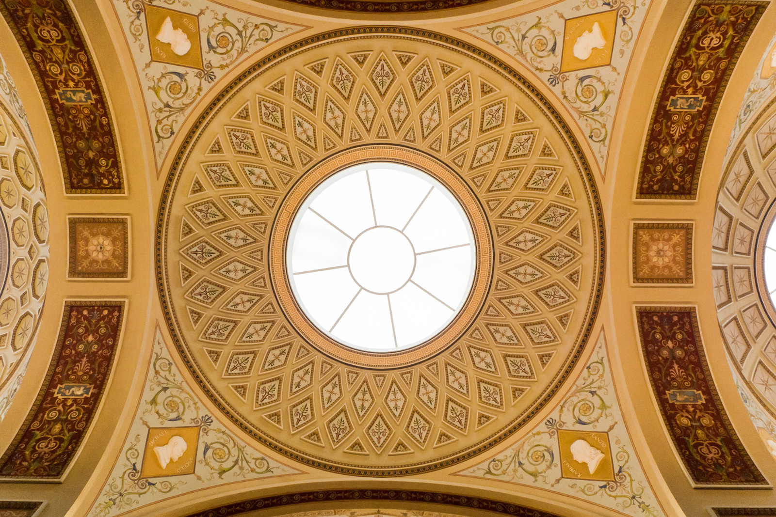 Ceilings of the Hermitage, amateur photos - My, Castle, Hermitage, Art, Architecture, Ceiling, Panasonic Lumix, Longpost