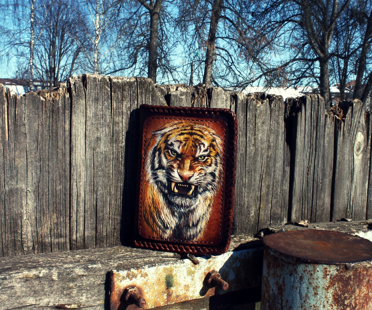 Another, very impressive, representative of the cat family, settled on a leather purse .. - My, Needlework without process, Tiger, Purse, Leather purse, Embossing on leather, Longpost