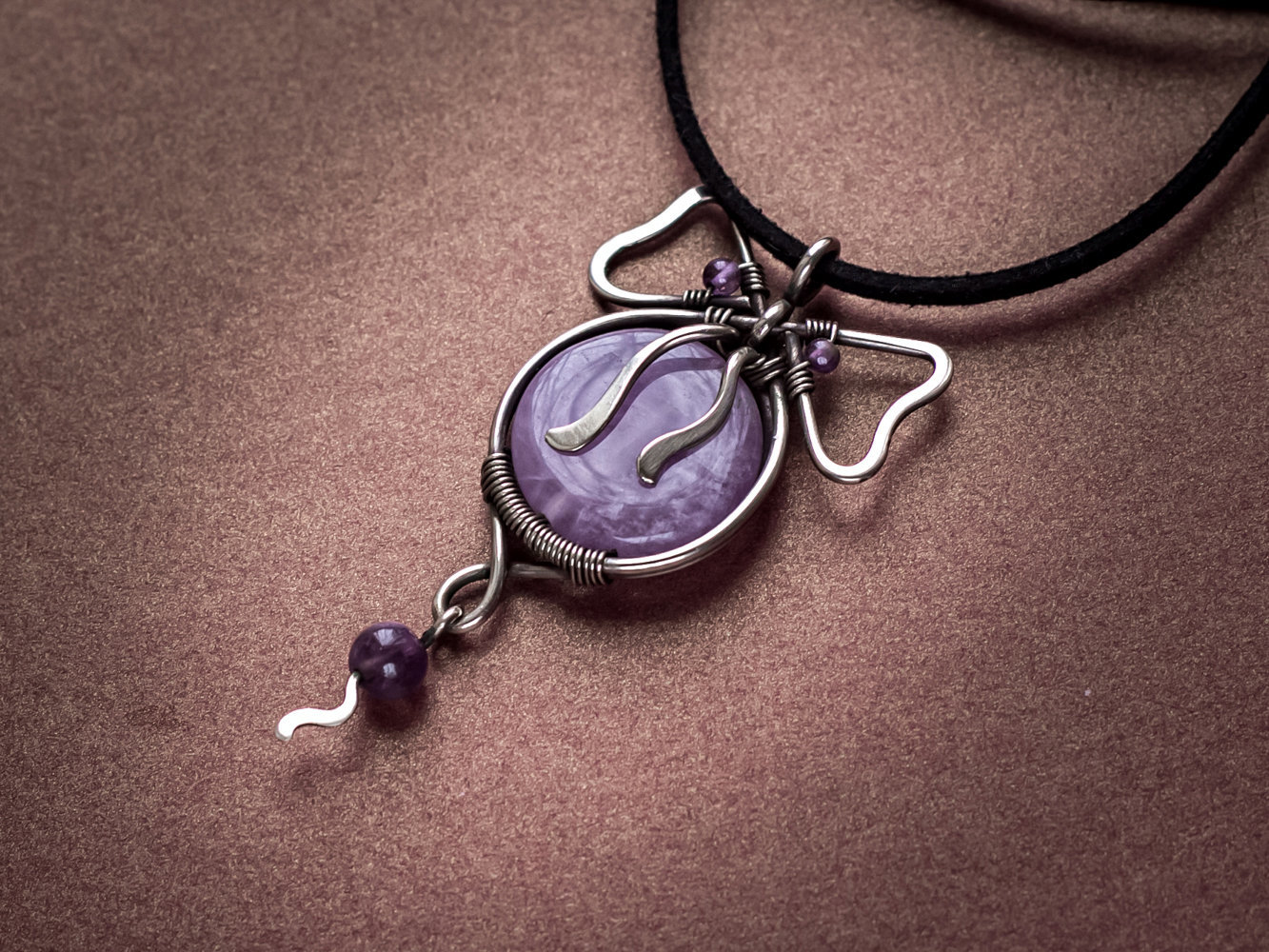 Bow. - My, Decoration, Needlework without process, Wire wrap, Pendant, Amethyst, Bow, Longpost, The photo