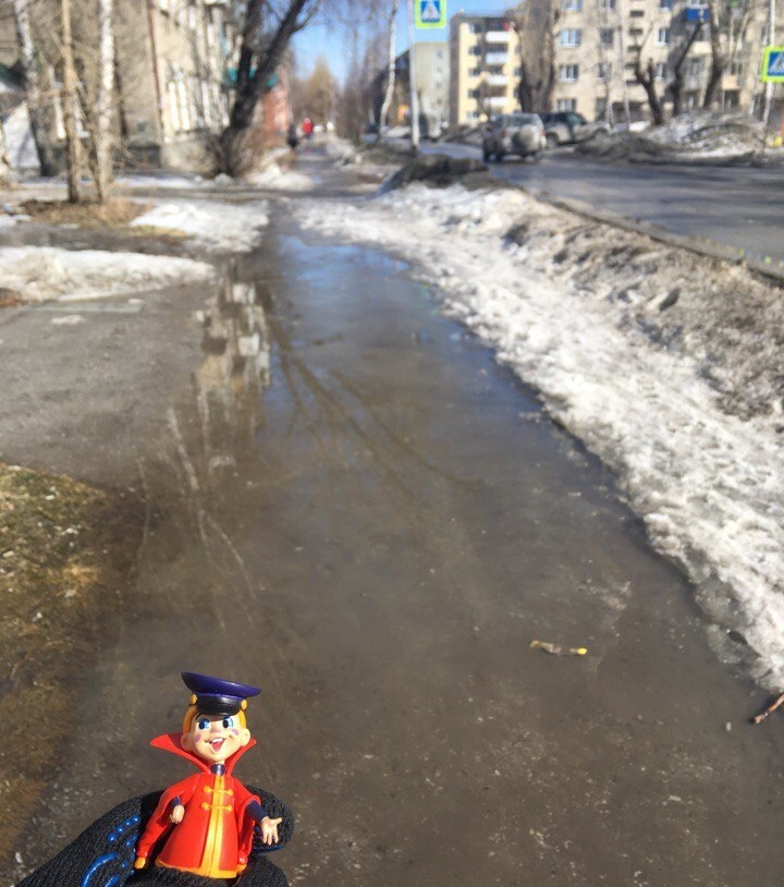 Вовка в тридевятом царстве - Вовка в тридевятом царстве, Весна, Российские дороги, Новосибирск, Обьгэс, Тротуар, Длиннопост