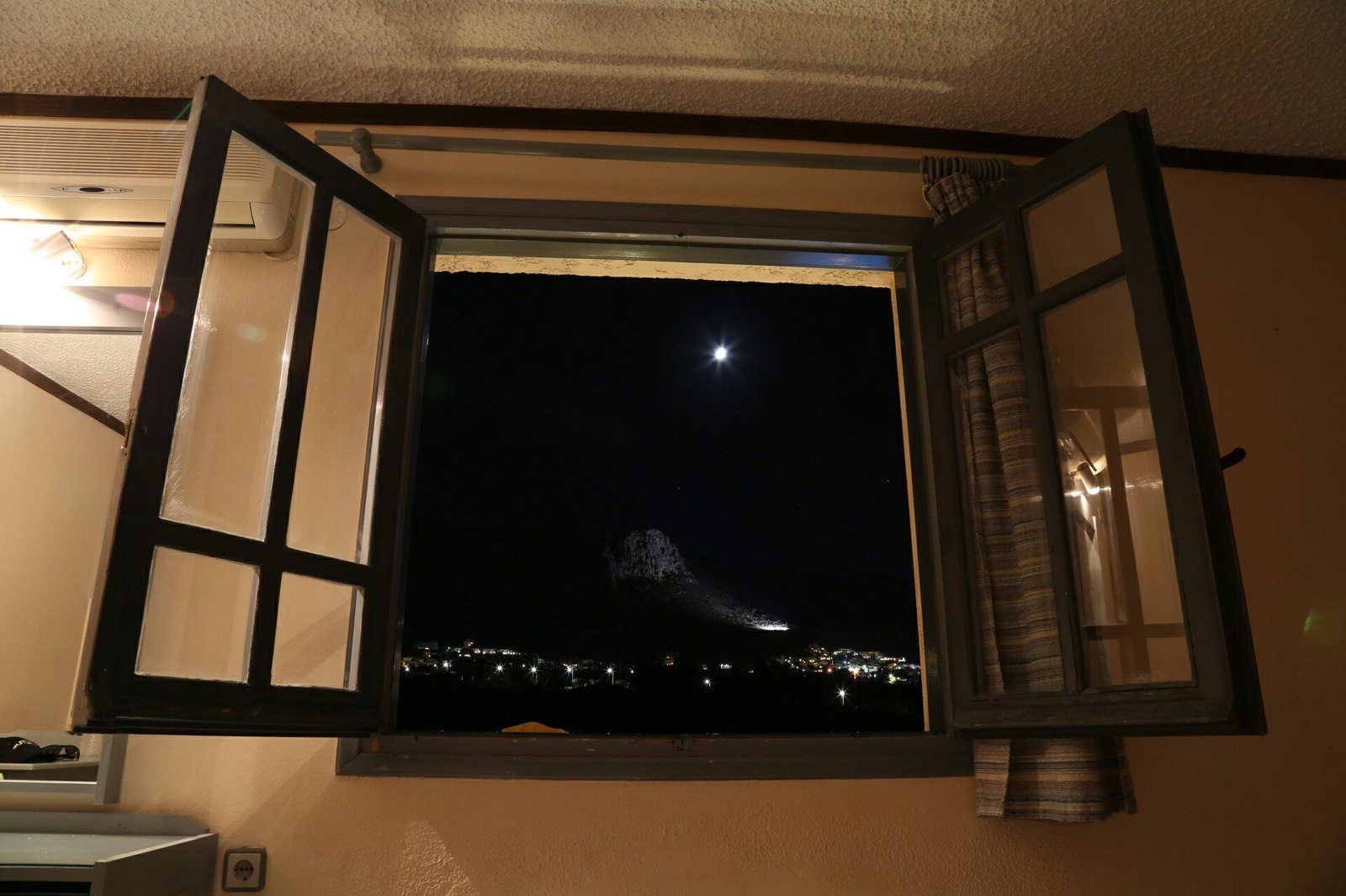 Room with window 2 - My, Number, Hotel, View from the window, Greece, Deception