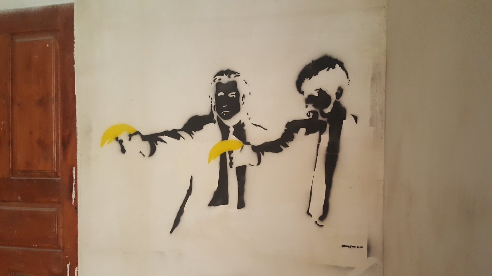 Banksy возле дома | Пикабу