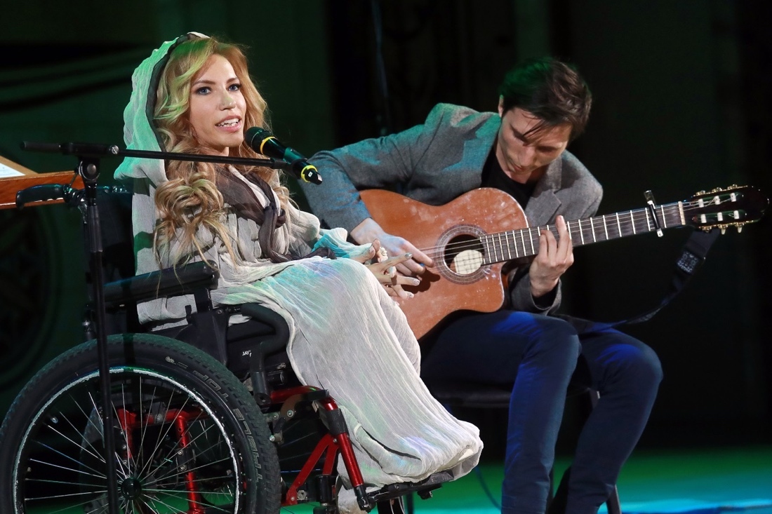 You hit a disabled person! - Julia Samoilova, Disabled carriage, Madame Tussauds, Rights violation, Oddities