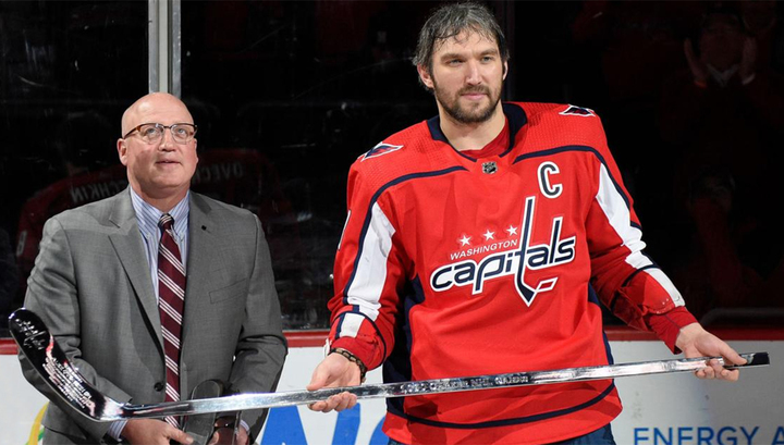 Alexander Ovechkin awarded silver stick for 1000 NHL games - The photo, Hockey stick, Alexander Ovechkin, Hockey