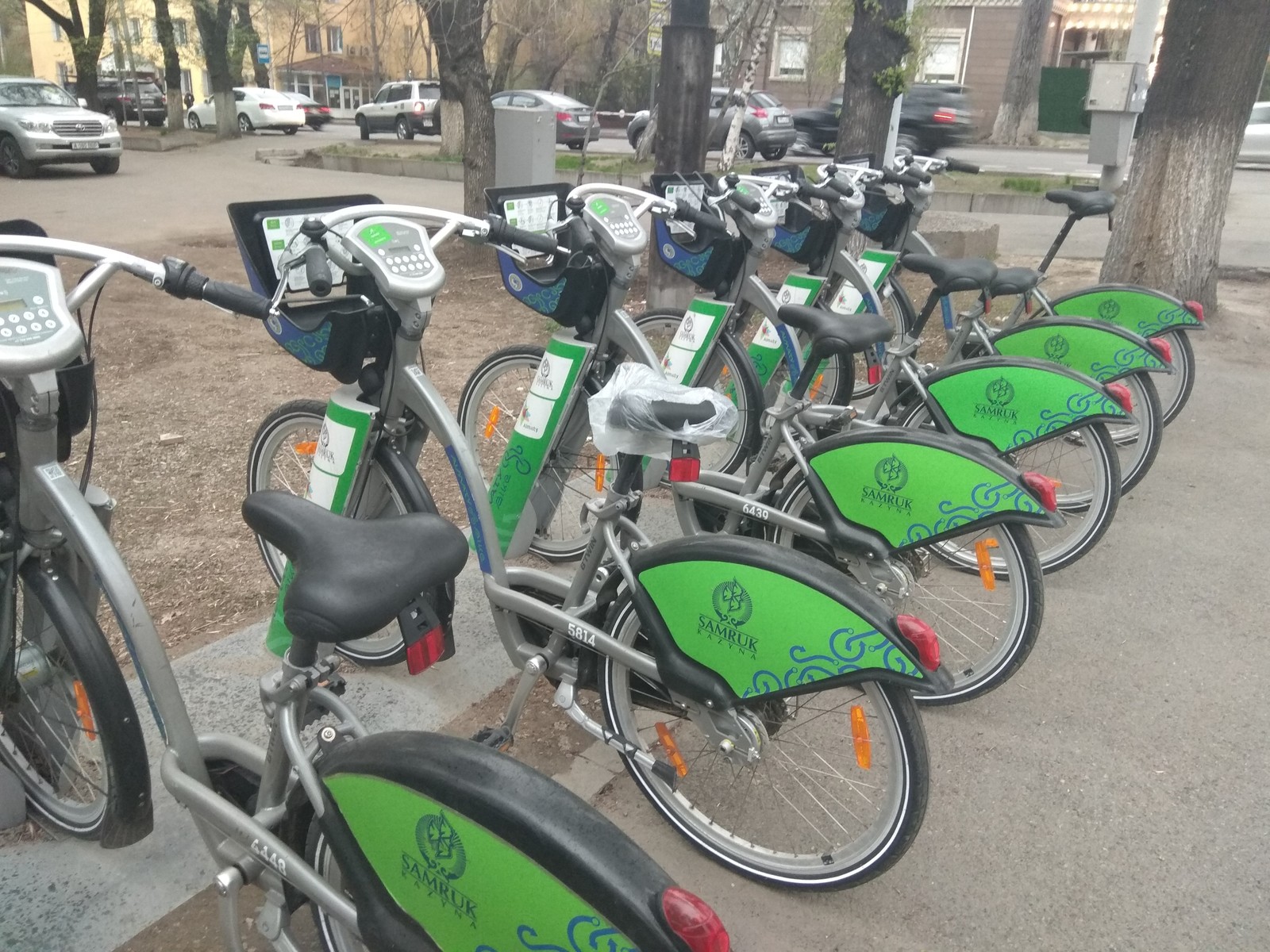 On the example of this photo, we see that only one in six is ??protected - My, Almaty, A bike, Sachet