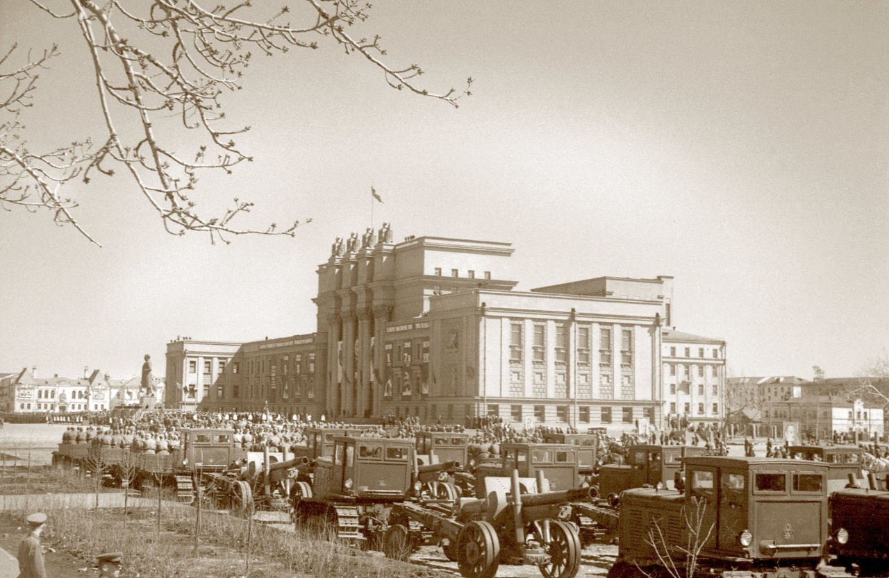 Parade in Kuibyshev on May 1, 1941 - Samara, Interesting, The photo, Story, Military, 1941, Parade, Retro, Longpost