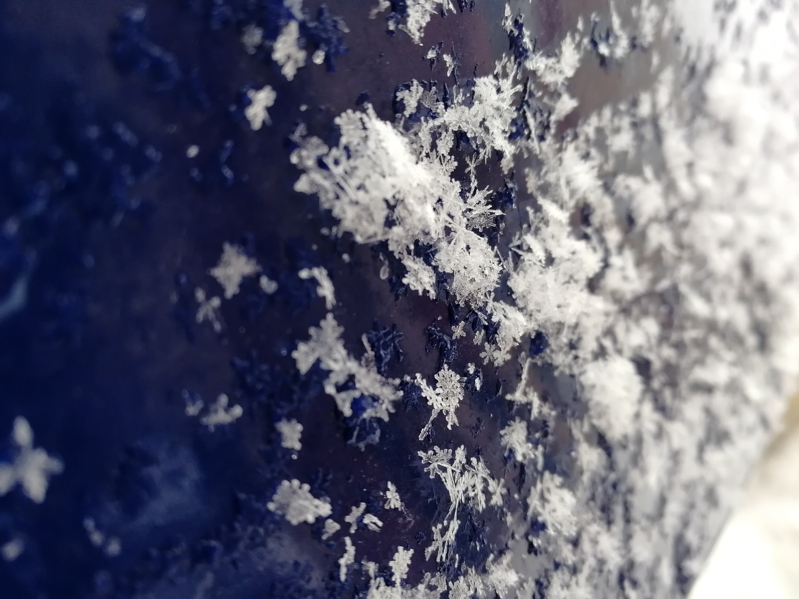 Snowflakes on smartphone - My, Macro photography, Smartphone, Snowflake